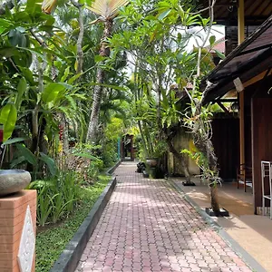  Guest house De Puspa Indonesia